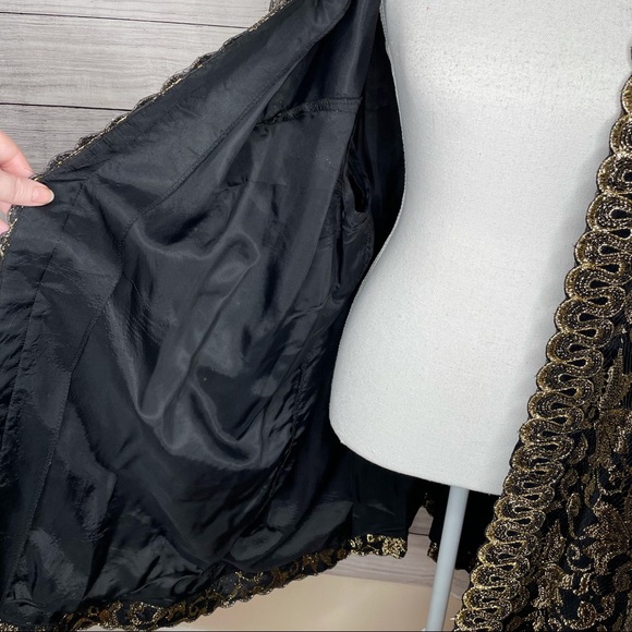 Gemini Nites | Vintage ILGWU Black & Gold Metallic Brocade Lace Oversized Jacket - Picture 4 of 11